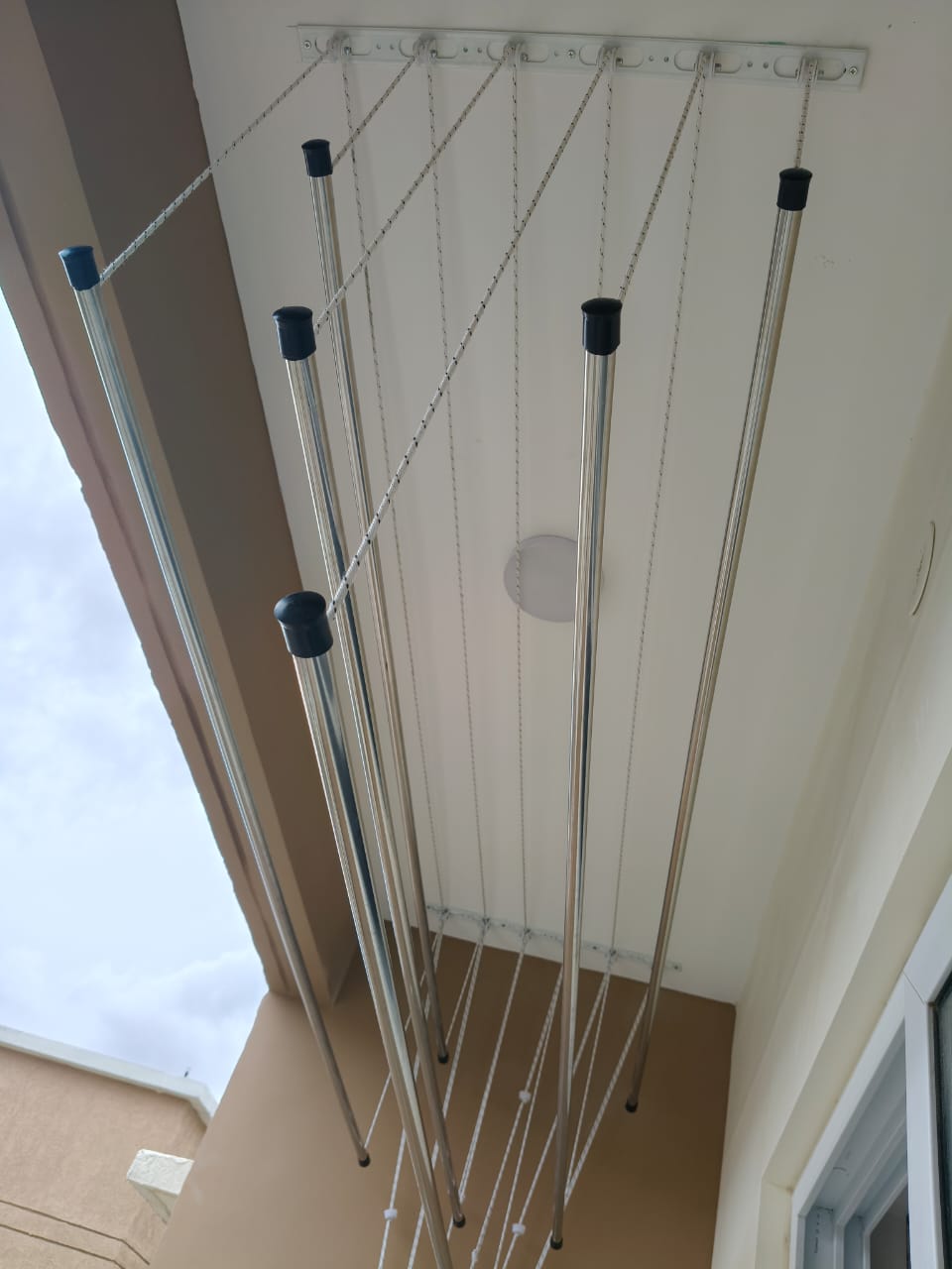 Ceiling Cloth Hanger 1